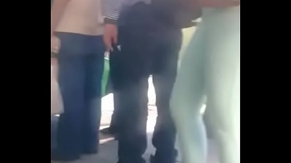 Culito apretadizo con rica tanga