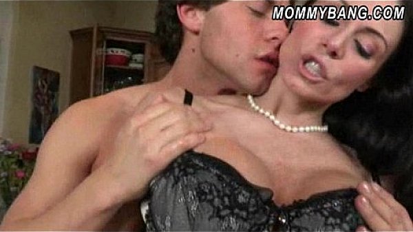 Katie St Ives and Kendra Lust share a guy for 3some sex