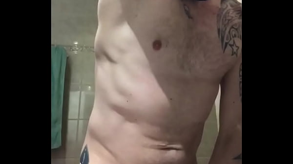 Je sniffe mes dessous de bras  