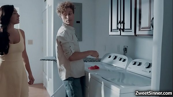 Gorgeous babysitter Karlee Greys dirty panties