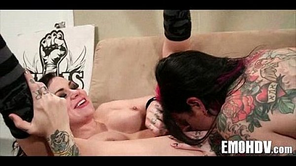 emo goth lesbos 271