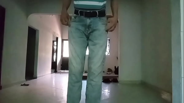 Una deliciosa meada con mi pa&ntilde;al y pantal&oacute;n puesto y de paso deliciosa pajita y doble orgssmo