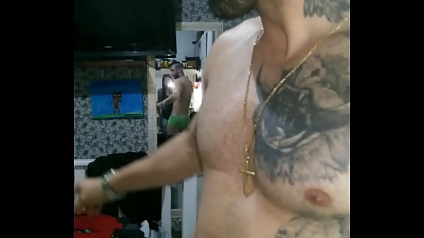 Allan Guerra Gomes usa Cueca velha