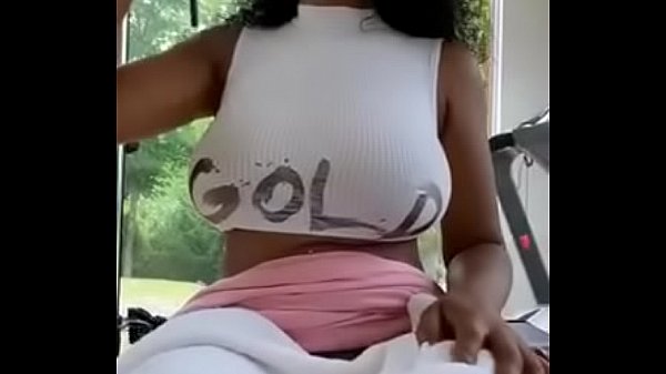 Juicy phat pussy in gym