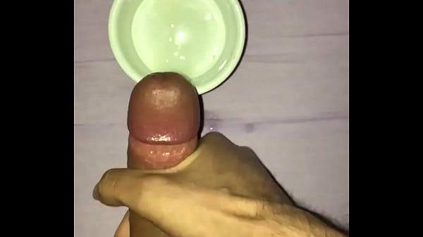 Servindo leite fresco 