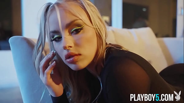 Bubble butt blonde porn star model exposes her luscious tattooed body  