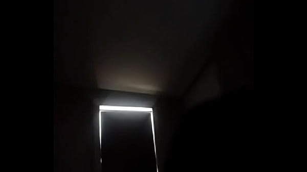 espiando a mi esposa y sus ricos gemidos fue una experiencia que me faciino  y mi esposa gozando