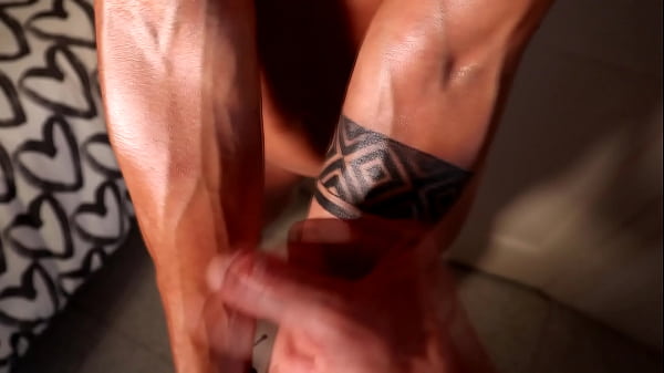 Cumming on sexy girl veins