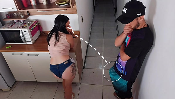 Trai meu marido transando com seu melhor amigo enquanto ele estava no banho, sexo arriscado.