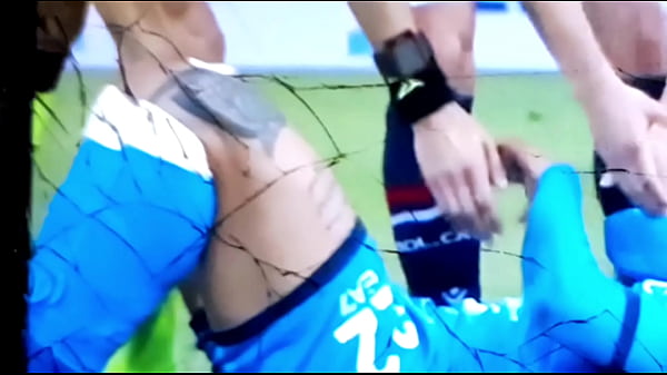 Que bueno est&aacute; este futbolista  