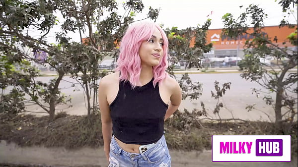 peque&ntilde;a puta quiere verga para serle infiel a su novio