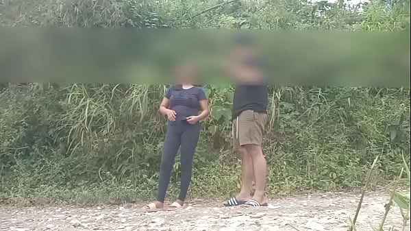 Libog na pinay nagpakantot sa kalye SHOUTOUT