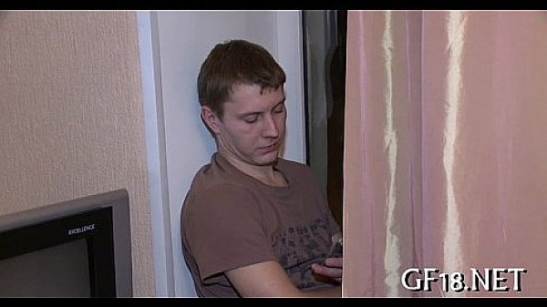 Sex appeal round assed babe