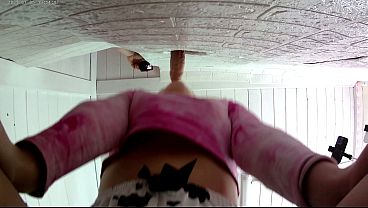 Дырка в стене, похоже, это нравится больше, чем ожидалось. шир Мисссвикки