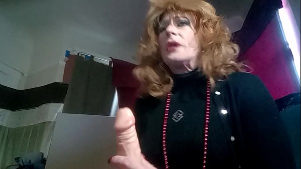 Tranny loves her masterbating for the world to see