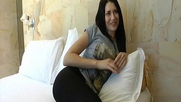 Russian slut Erika Bellucci anal pounded