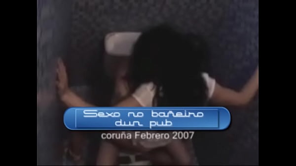 Carlos e Sonia fodendo no ba&ntilde;eiro