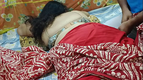 Sexy Bangladesi Wife showing her Sexy ass and Pussy