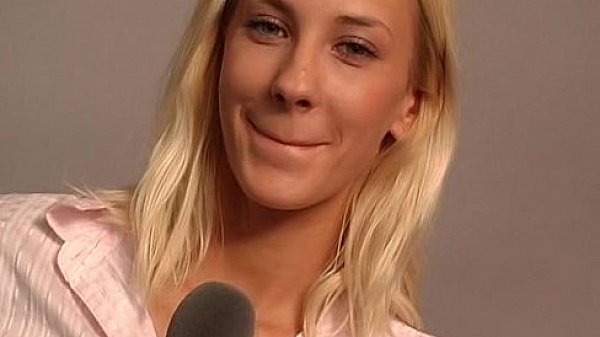 Justine Ashley - Junge Debutantinnen Nackte Pflaumchen (2007)