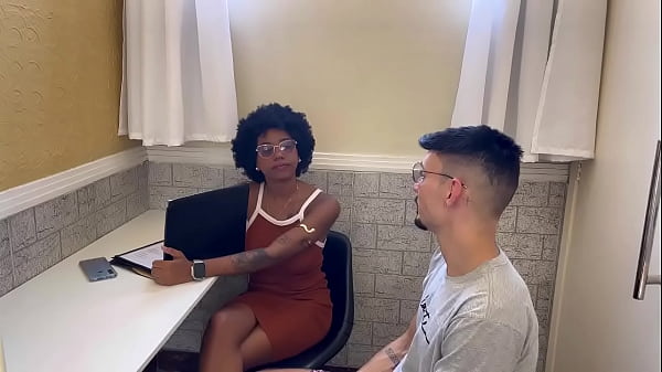 Fudendo com a recepcionista da academia