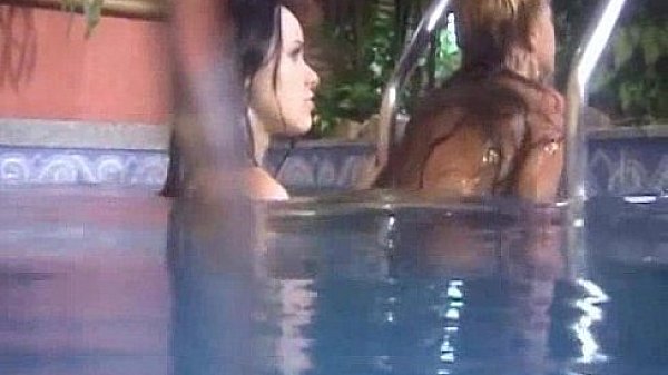 Agata fucks her girl