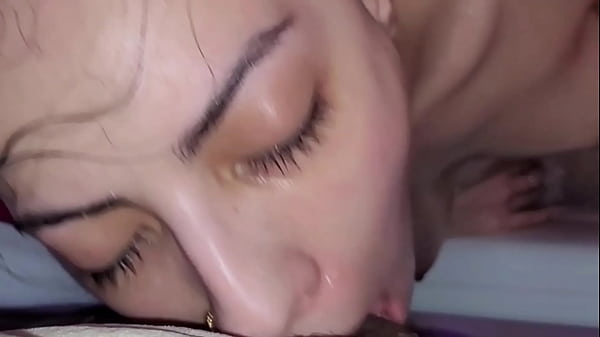 Mi amiga le dice a su novio que se va a ba&ntilde;ar y luego a dormir... Pero la verdad es otra