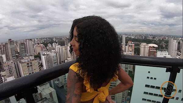 Portugese pornstar Ariella Ferraz makes anal sex video with american rapper