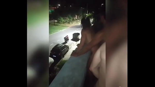 Sexo en la terraza con amigos
