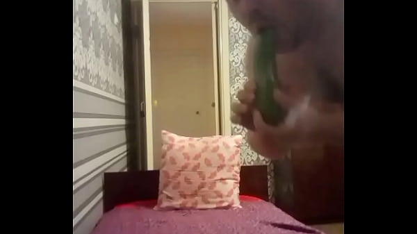 Русская толстозадая шлюха трахается по-собачьи и сосёт толстый член после жопы!