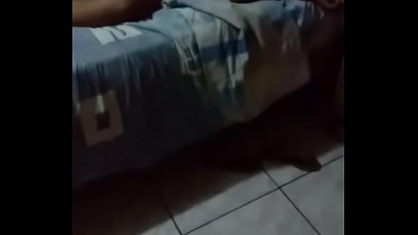 Chibola arrecha se regala en hotel