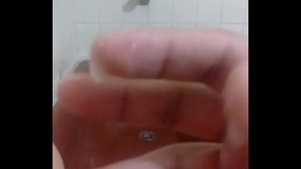 Sacando mucha leche en la tina