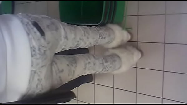 Candid ass in shoping  