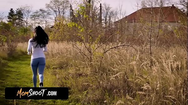 Stunning Czech MILF Lexi Dona Loves Staying In Shape By Seducing Random Strangers - MomShoot