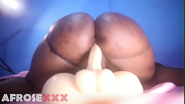 ebony enjoy her toy before bed