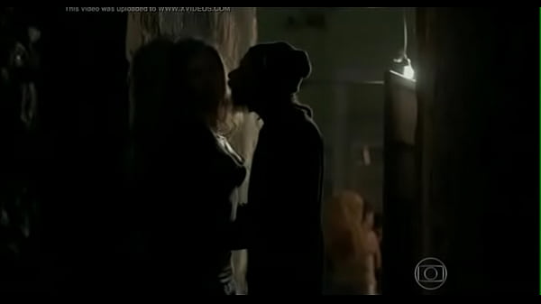 Quem n&atilde;o queria mamar nos seios dessa linda mulher