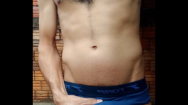 Alisando por cima da Cueca 