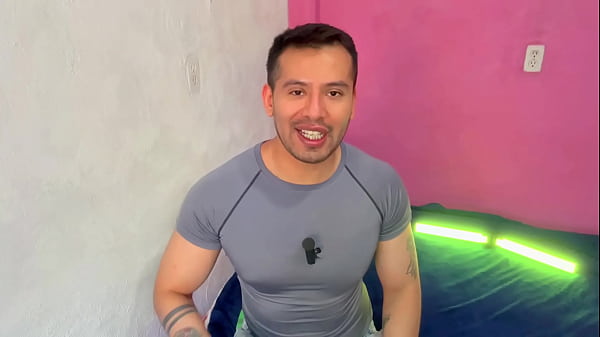 Policia colombiano le rellena de semen caliente el culito delicioso al dentista 