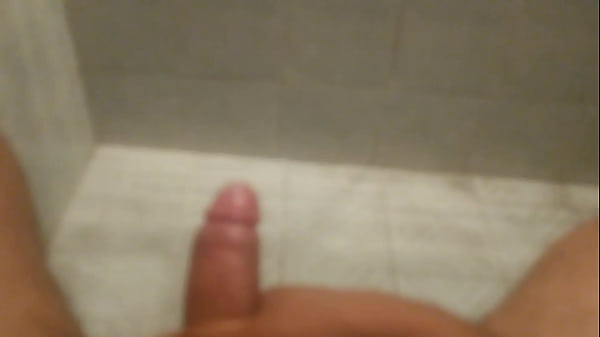 Disparando leche caliente  