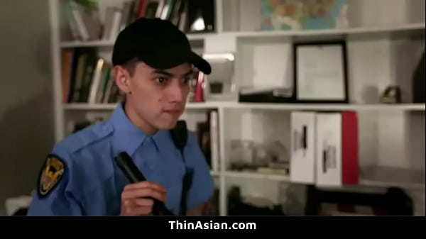 Spy Asian Fucks With Guard  