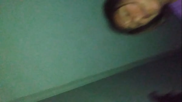 Vecinita gozando y el esposo trabajando