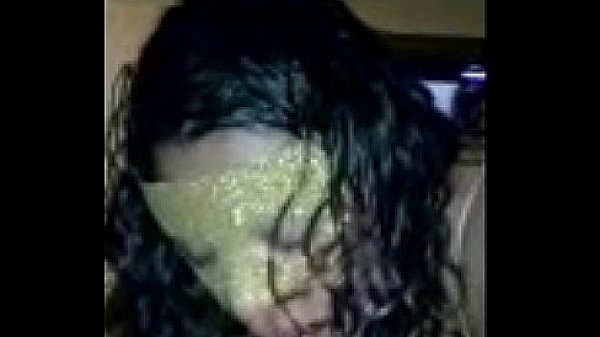 Lu d&aacute;ndome una mega mamada