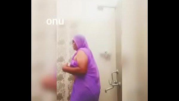 Hot Saree navel show