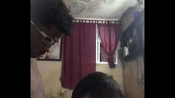 Tomei leitada na cara, Mavambo passou na rua e apertou a pica, olha o que rolou no quartinho da casa abandonada