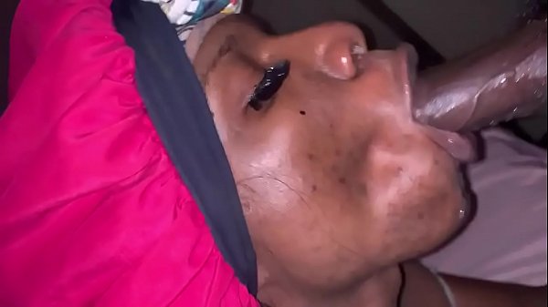 Sucking dick with grills in