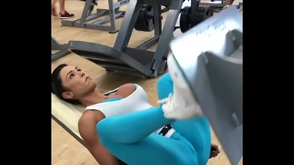 Gracy malhando na academia