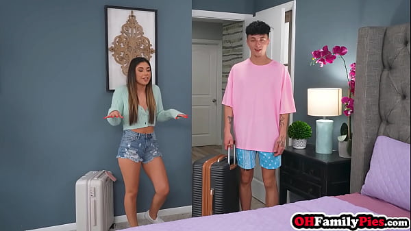 Big ass teen comes and sucked big cock before she enjoyed hardcore pussy fucking 