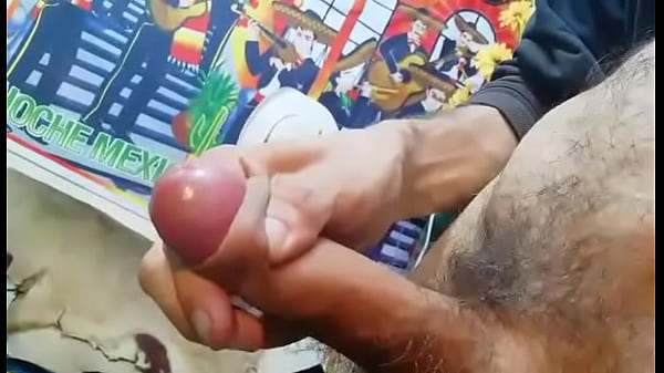 Hetero se masturba y acaba 
