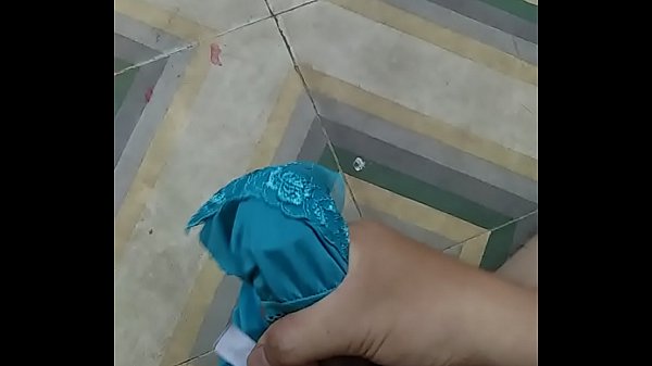 thủ d&acirc;m với quần sl&oacute;t em học sinh