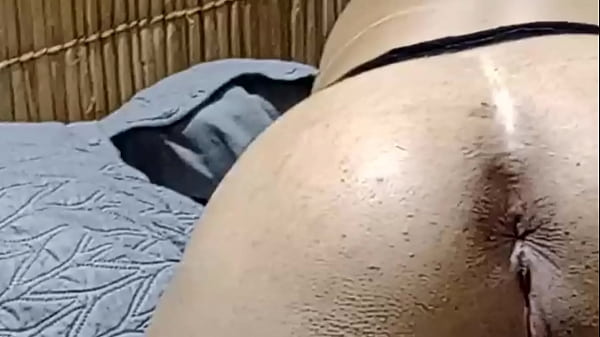 cliente paga para realizar fetiche de comer a mulher enquanto o corno Assiste