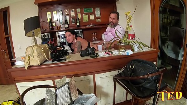 Por tr&aacute;s das c&acirc;meras com Elisa Sanches  